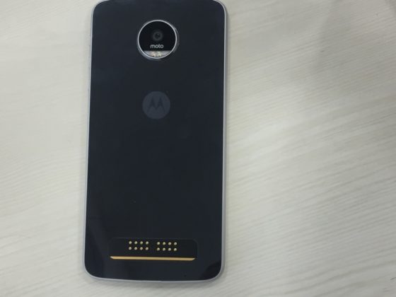 Moto Z Play Review: Reasons To Buy / Reasons To Not Buy